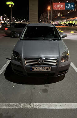 Седан Toyota Avensis 2003 в Киеве