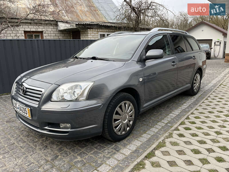 Універсал Toyota Avensis 2004 в 
