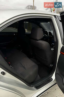 Седан Toyota Avensis 2005 в 