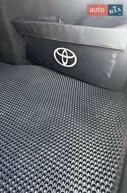 Седан Toyota Avensis 2009 в 