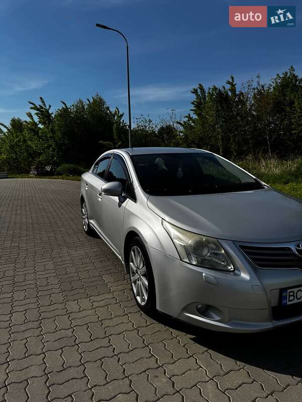 Седан Toyota Avensis 2009 в Стрые