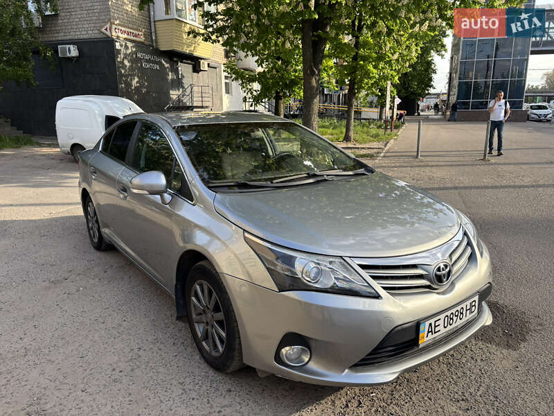 Седан Toyota Avensis 2012 в Днепре