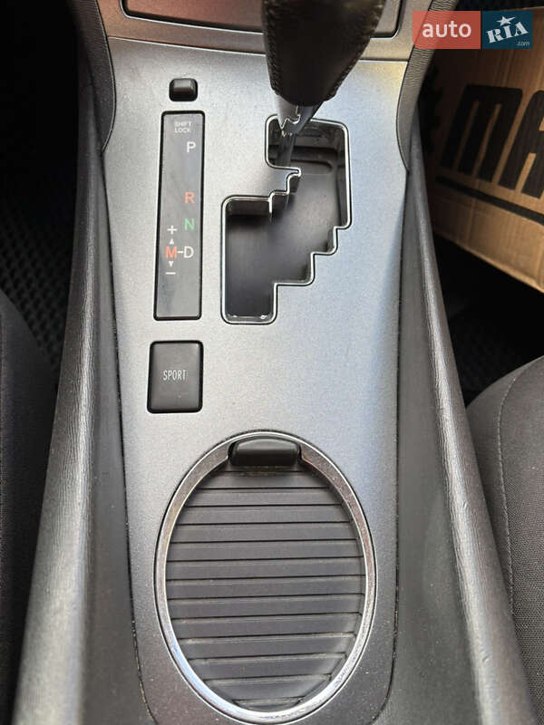 Седан Toyota Avensis 2012 в Днепре