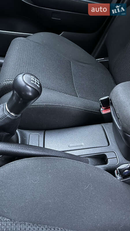 Седан Toyota Avensis 2005 в Ровно фото 21 Седан Toyota Avensis 2005 в Ровно