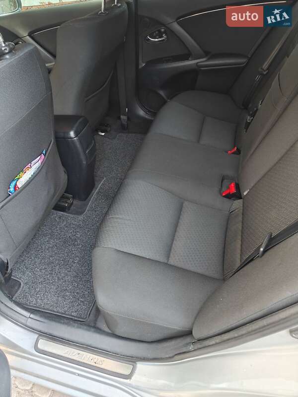 Седан Toyota Avensis 2009 в Києві