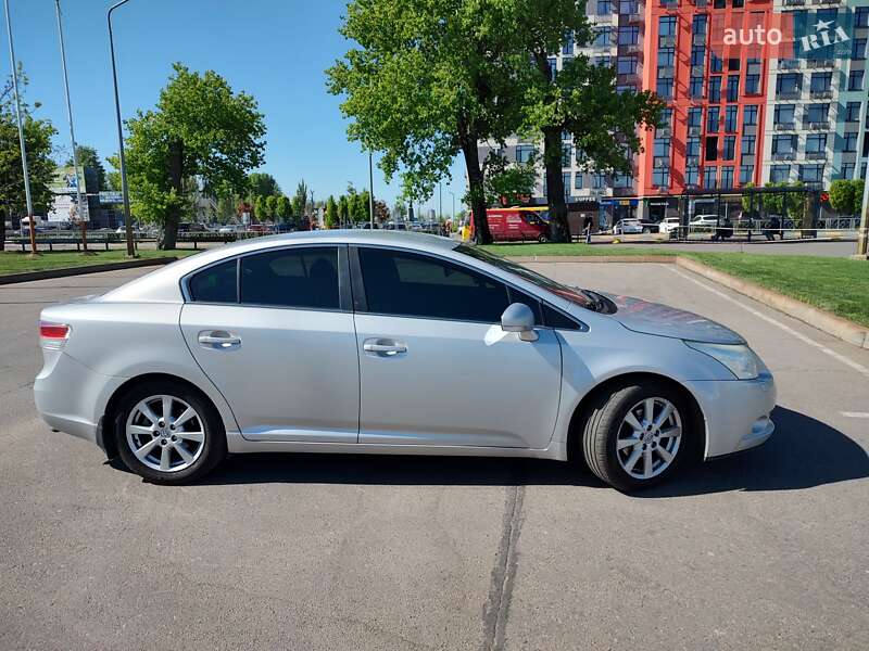 Седан Toyota Avensis 2009 в Києві