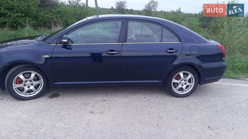 Ліфтбек Toyota Avensis 2006 в 