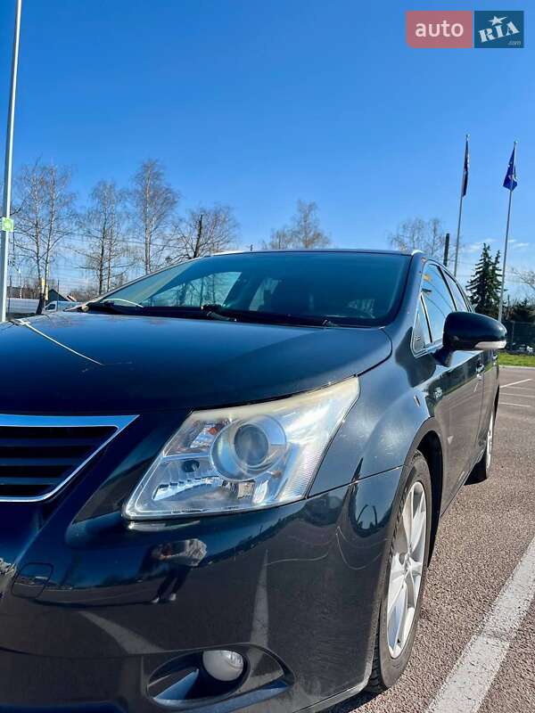 Универсал Toyota Avensis 2011 в Житомире