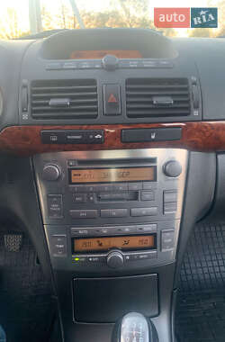 Ліфтбек Toyota Avensis 2003 в 