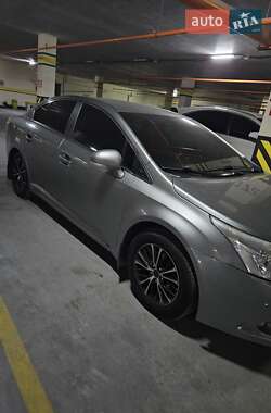 Седан Toyota Avensis 2011 в Днепре