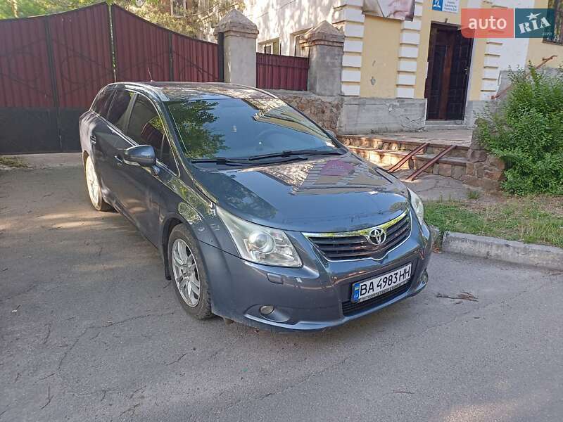 Универсал Toyota Avensis 2010 в Александрие