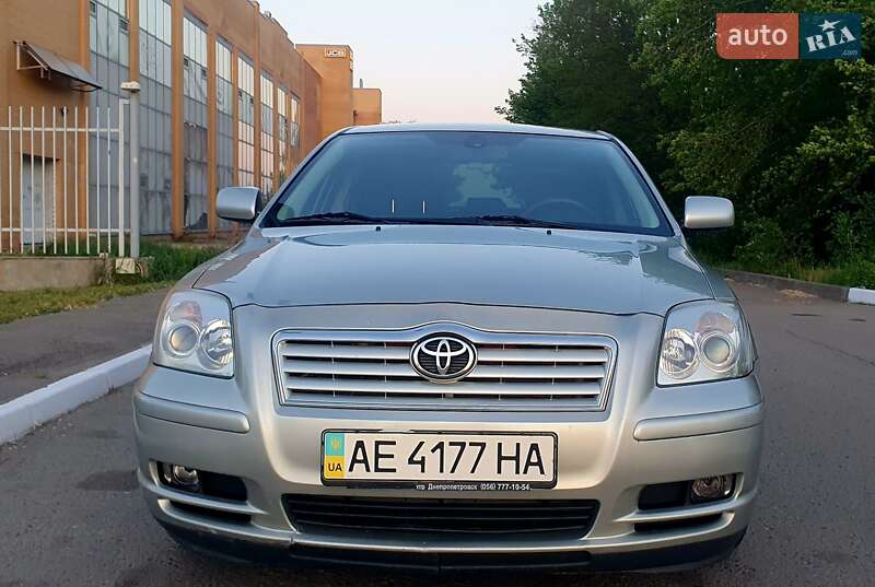 Седан Toyota Avensis 2006 в Дніпрі