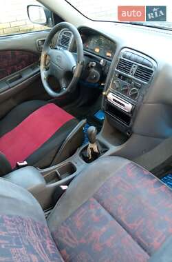 Універсал Toyota Avensis 1999 в 