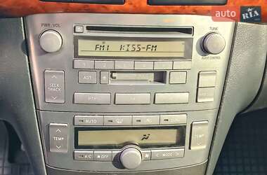 Седан Toyota Avensis 2004 в 