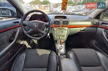 Седан Toyota Avensis 2004 в 