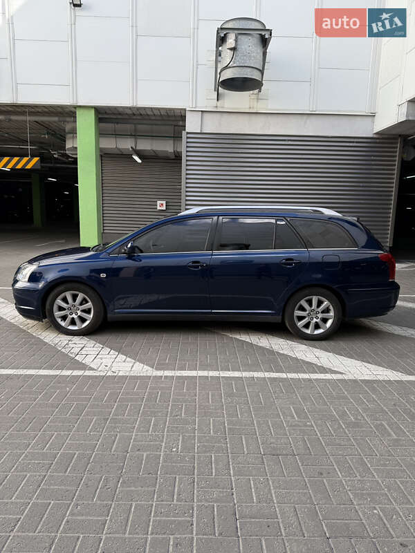 Универсал Toyota Avensis 2004 в Киеве
