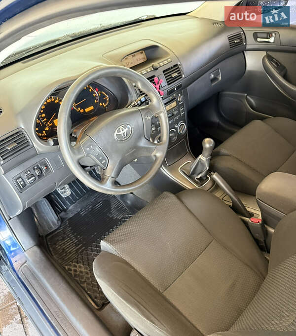 Универсал Toyota Avensis 2004 в Киеве
