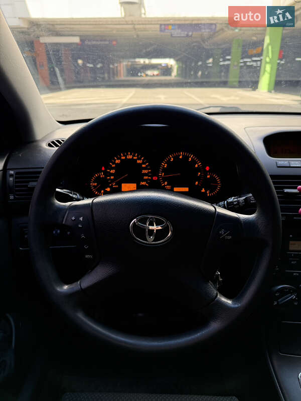 Универсал Toyota Avensis 2004 в Киеве