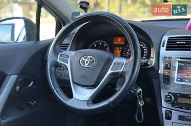 Универсал Toyota Avensis 2015 в 