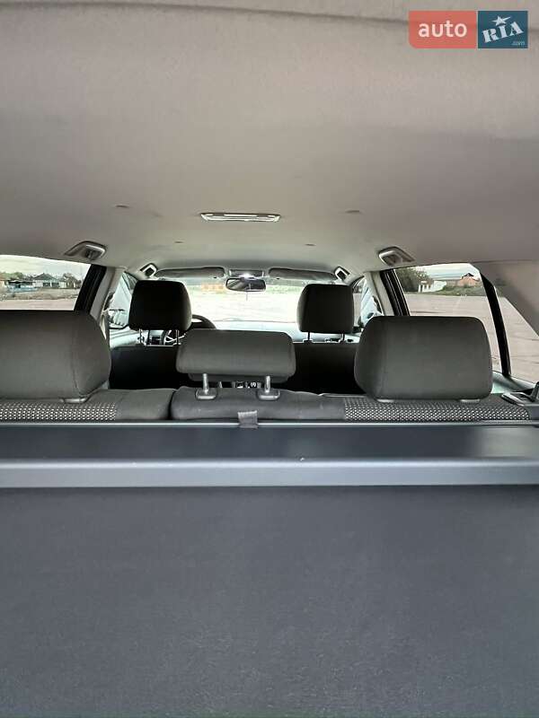 Универсал Toyota Avensis 2006 в Прилуках