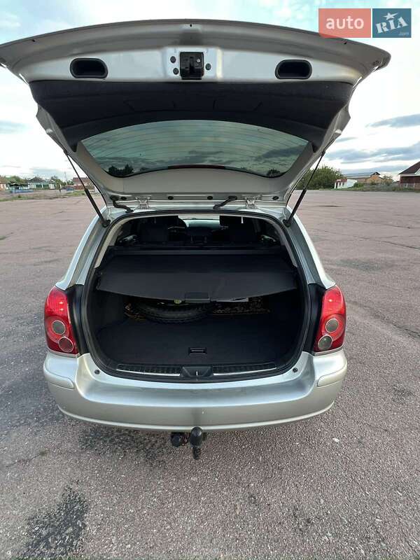 Универсал Toyota Avensis 2006 в Прилуках