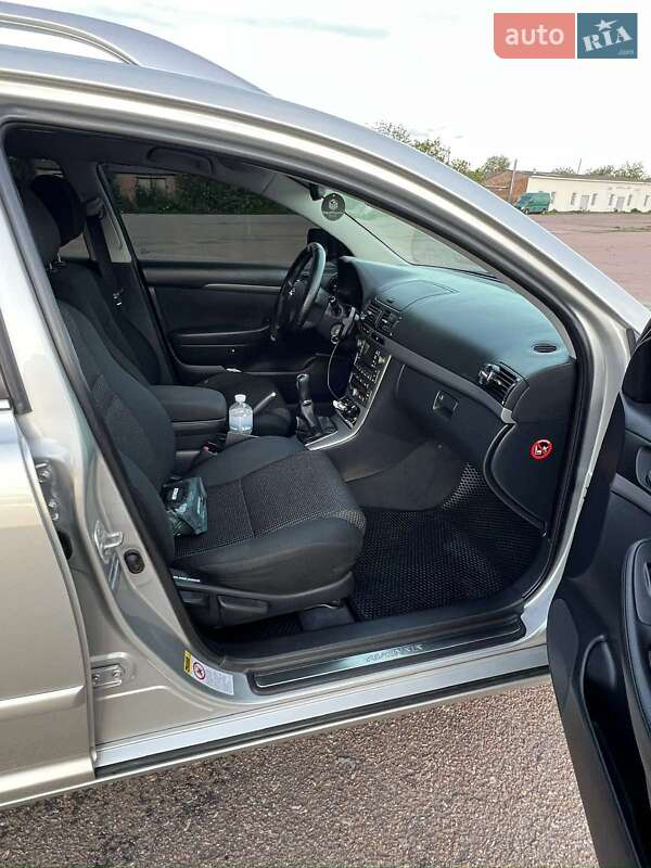 Универсал Toyota Avensis 2006 в Прилуках