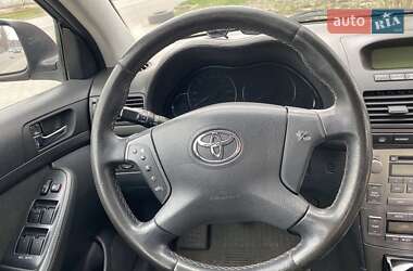 Седан Toyota Avensis 2004 в 