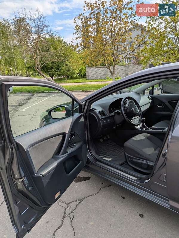 Универсал Toyota Avensis 2009 в Ровно фото 10 Универсал Toyota Avensis 2009 в Ровно