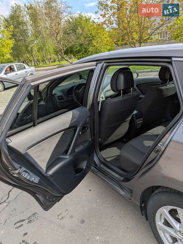 Универсал Toyota Avensis 2009 в Ровно фото 12 Универсал Toyota Avensis 2009 в Ровно
