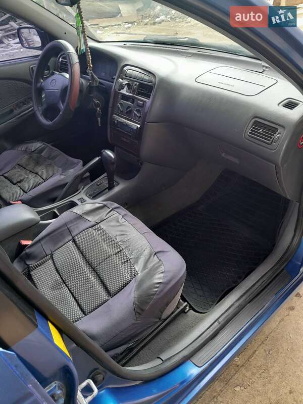 Седан Toyota Avensis 1998 в Ізмаїлі