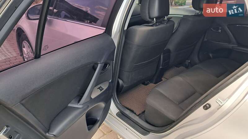 Універсал Toyota Avensis 2009 в Коростені