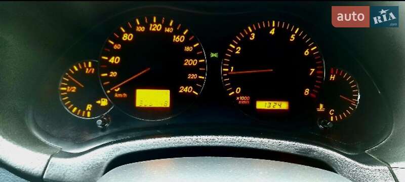 Седан Toyota Avensis 2004 в Броварах