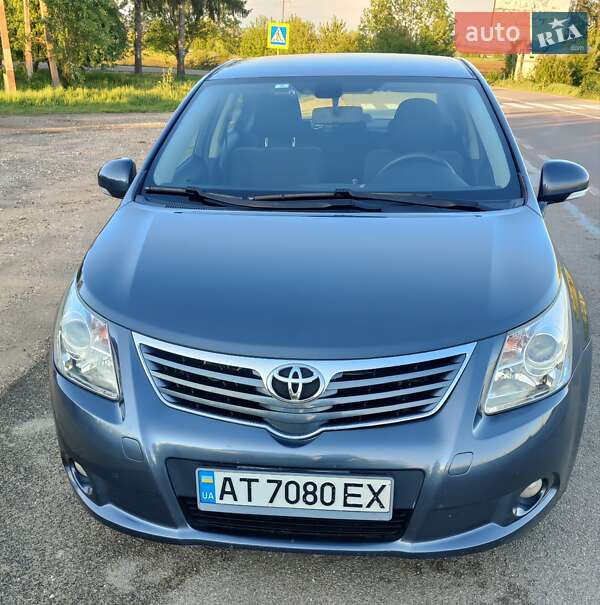 Седан Toyota Avensis 2011 в 