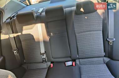 Седан Toyota Avensis 2011 в 