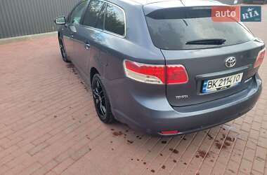 Універсал Toyota Avensis 2010 в 
