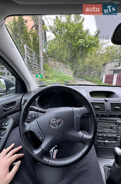 Універсал Toyota Avensis 2005 в 