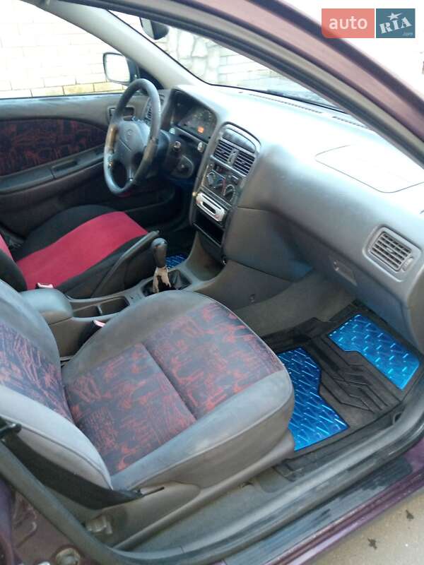 Універсал Toyota Avensis 1999 в Стрию