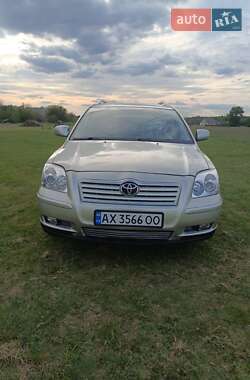 Универсал Toyota Avensis 2004 в Краснограде