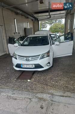 Седан Toyota Avensis 2012 в 