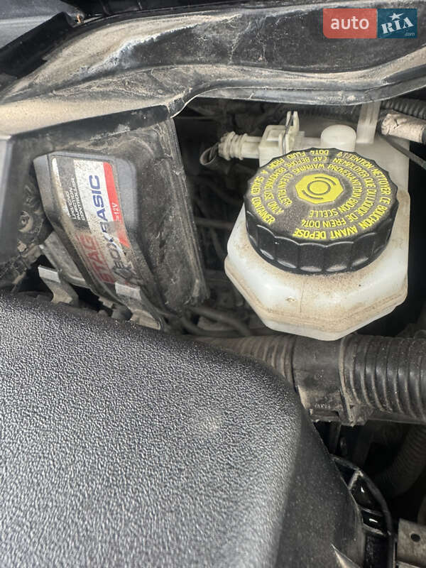 Седан Toyota Avensis 2011 в Чернигове