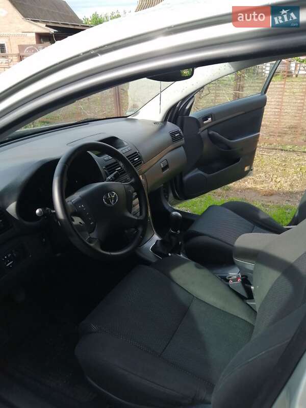 Универсал Toyota Avensis 2005 в Виннице