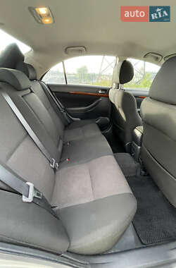 Седан Toyota Avensis 2008 в 