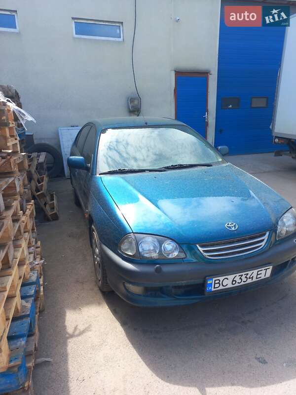 Седан Toyota Avensis 1997 в 