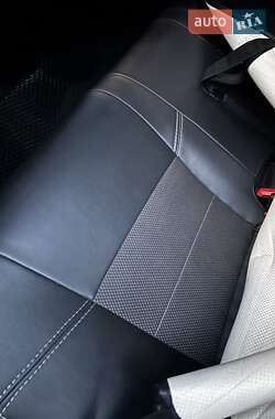 Універсал Toyota Avensis 2013 в 