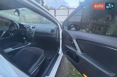 Універсал Toyota Avensis 2013 в 
