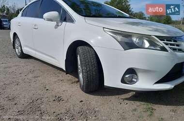 Седан Toyota Avensis 2012 в 