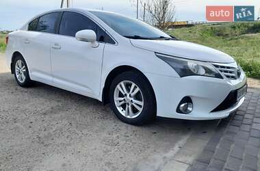 Седан Toyota Avensis 2012 в 