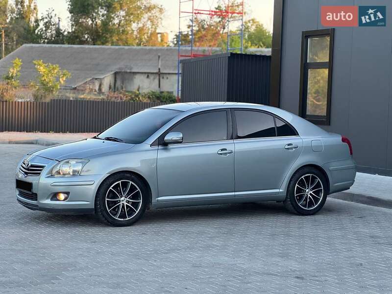 Ліфтбек Toyota Avensis 2008 в Одесі