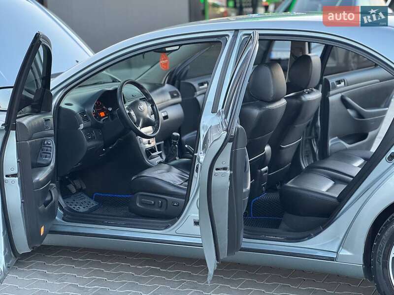 Ліфтбек Toyota Avensis 2008 в Одесі