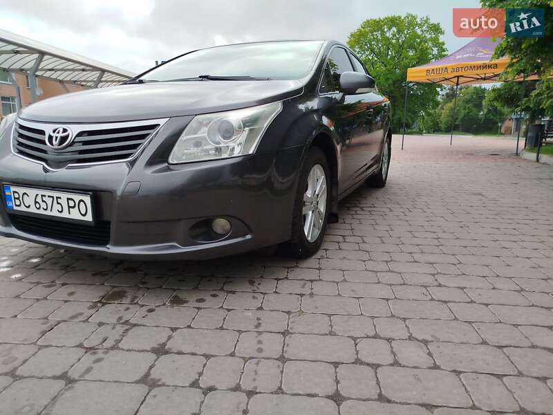 Toyota Avensis 2011